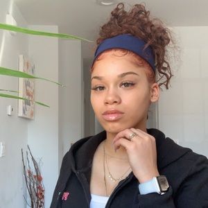 Meet your Posher, Lacey